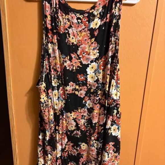 24/7 maurices Black Floral V-Neck Tank Top shirt 3x Womens plus size xxxl - Picture 4 of 4